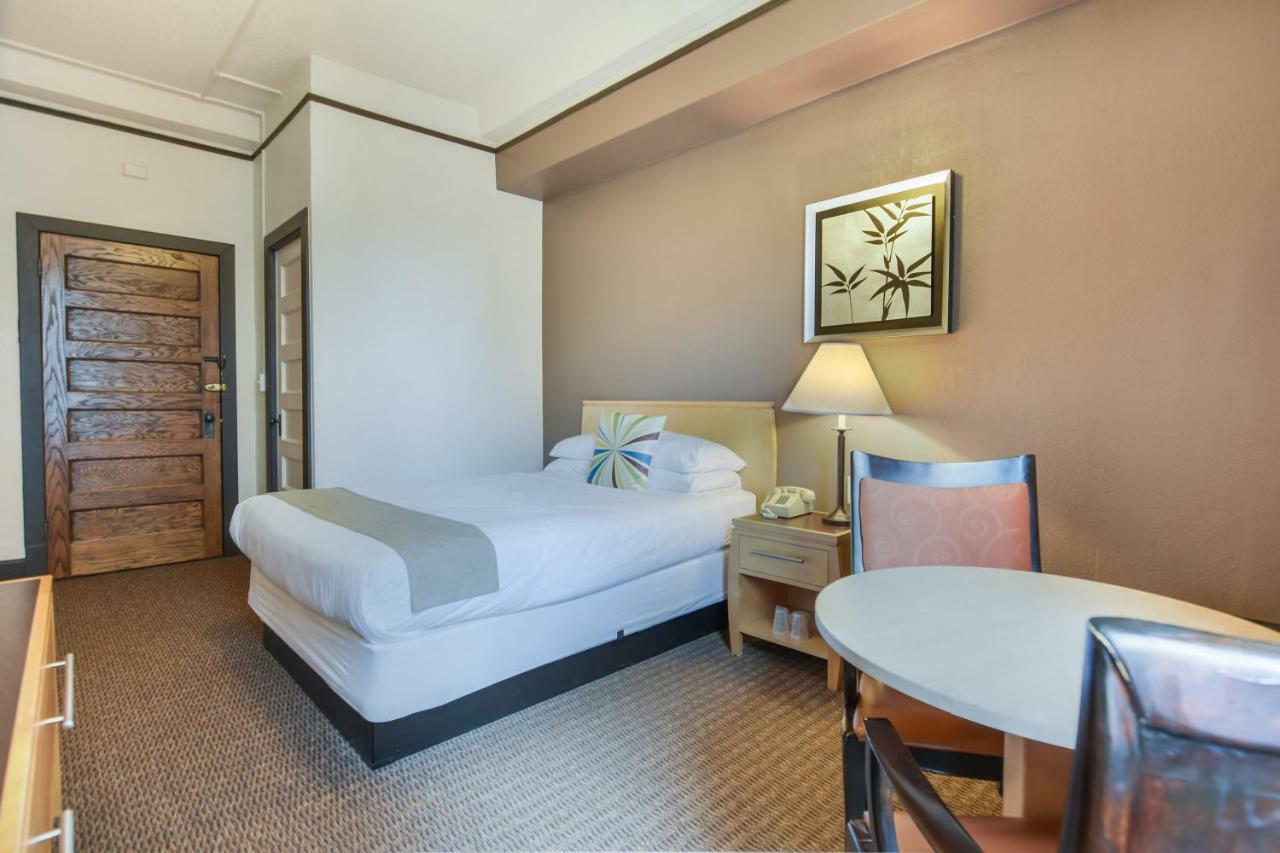 Moore Hotel Seattle Exterior photo
