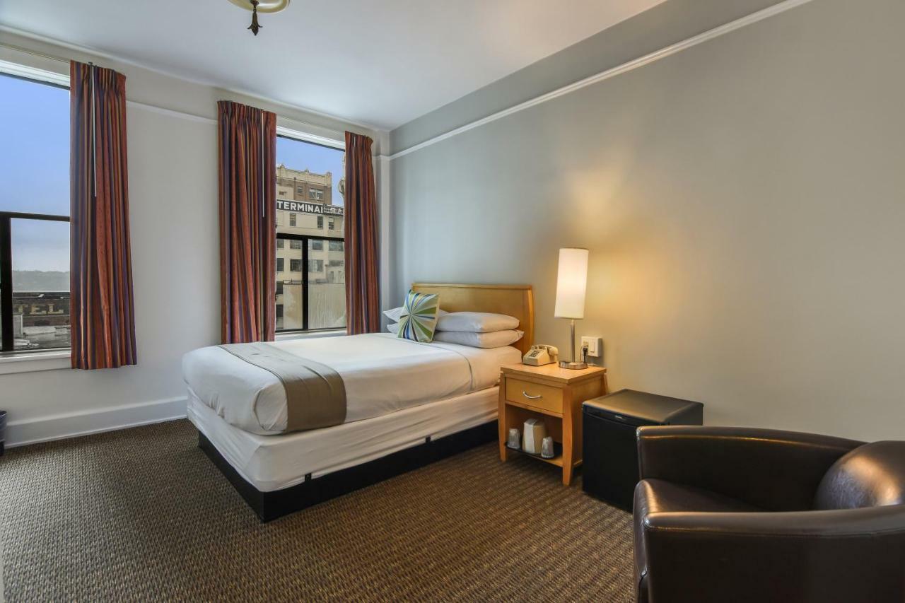 Moore Hotel Seattle Exterior photo